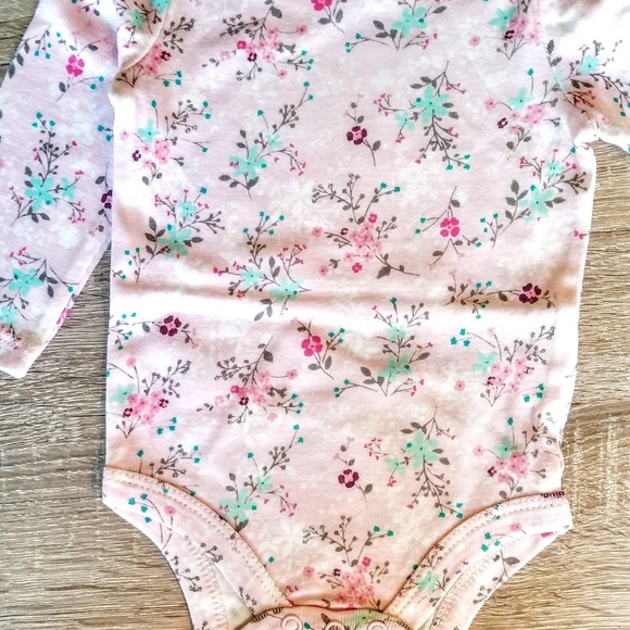 NWT Carter's Onesies Set - Picture 4 of 5